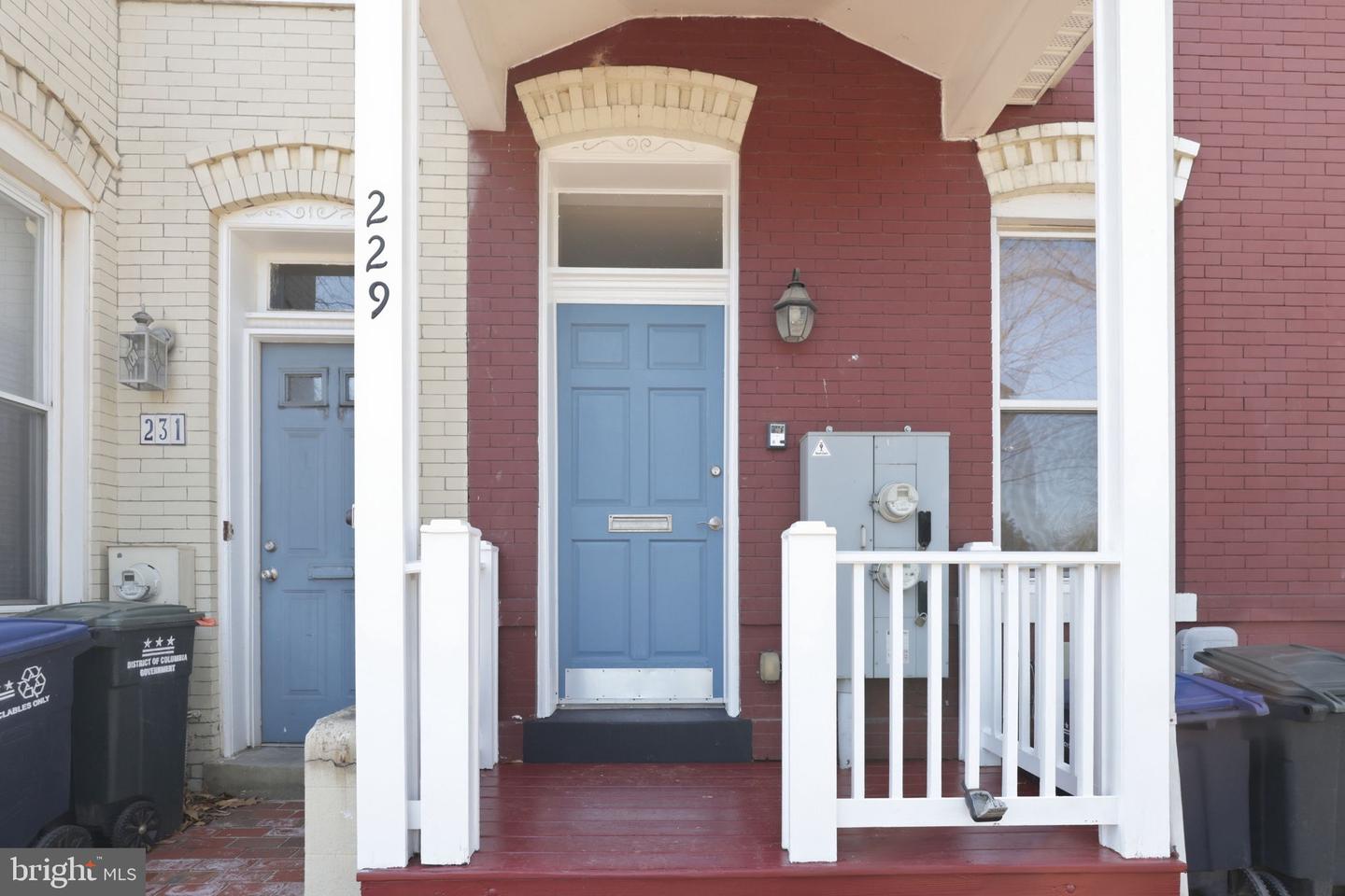 229 14TH ST SE #2, WASHINGTON, District Of Columbia 20003, 2 Bedrooms Bedrooms, ,2 BathroomsBathrooms,Residential,For sale,229 14TH ST SE #2,DCDC2244486 MLS # DCDC2244486