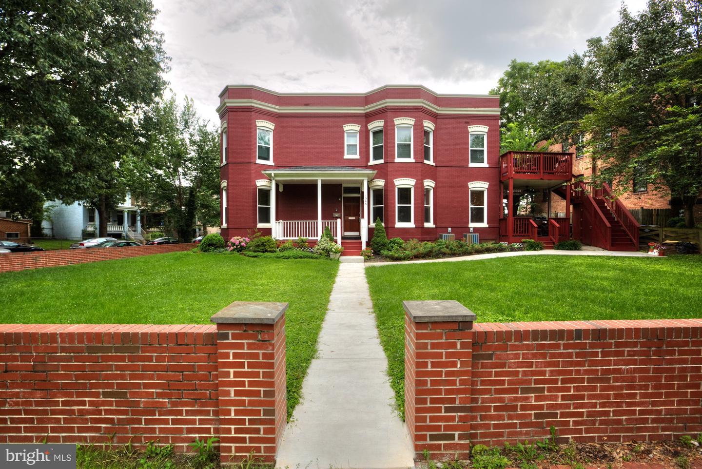 229 14TH ST SE #2, WASHINGTON, District Of Columbia 20003, 2 Bedrooms Bedrooms, ,2 BathroomsBathrooms,Residential,For sale,229 14TH ST SE #2,DCDC2244486 MLS # DCDC2244486