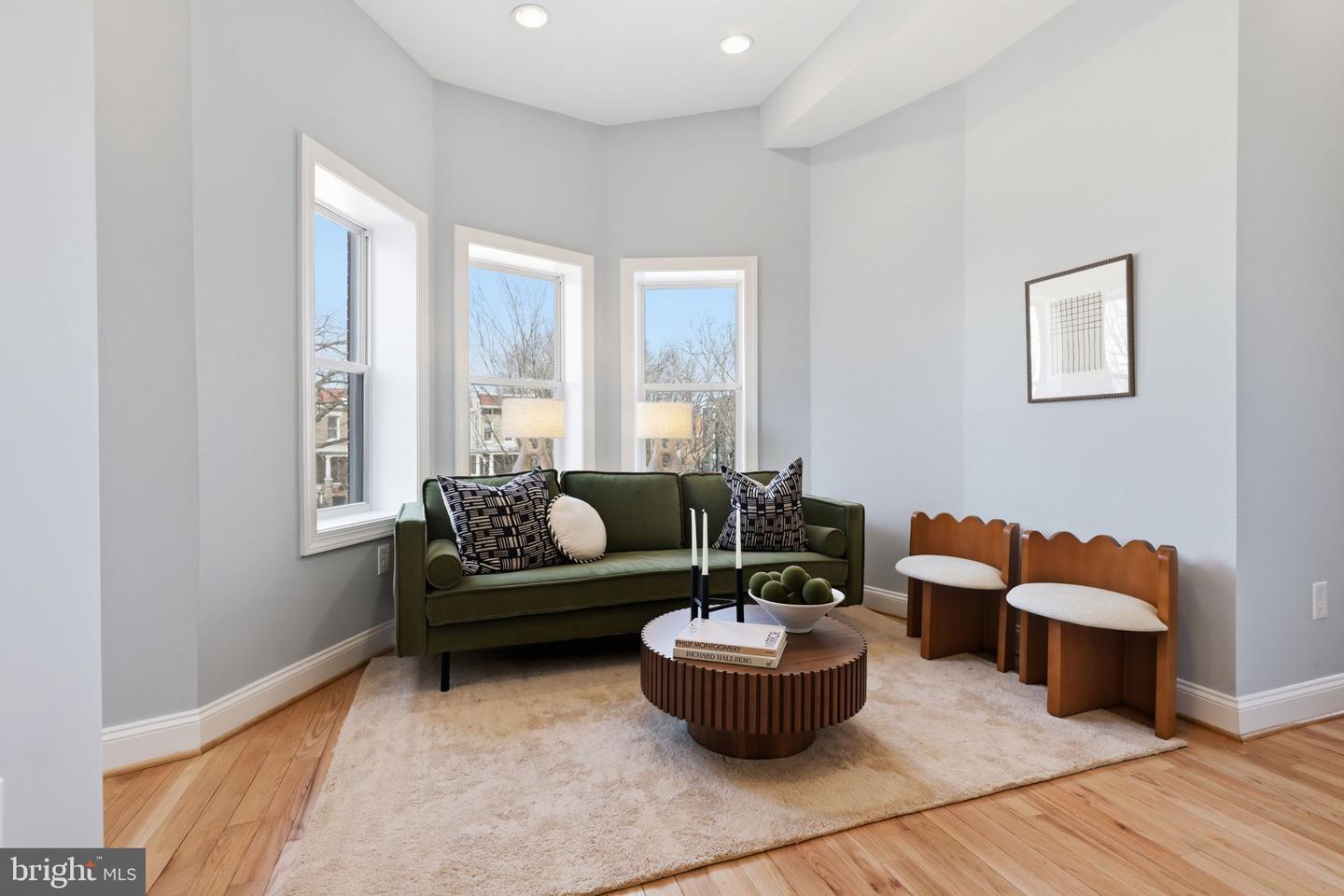 229 14TH ST SE #2, WASHINGTON, District Of Columbia 20003, 2 Bedrooms Bedrooms, ,2 BathroomsBathrooms,Residential,For sale,229 14TH ST SE #2,DCDC2244486 MLS # DCDC2244486