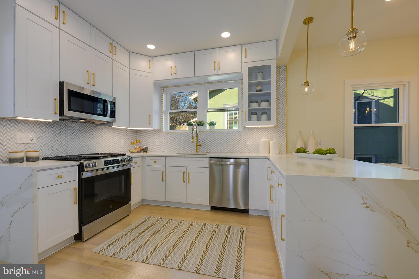 6614 EASTERN AVE NW, WASHINGTON, District Of Columbia 20012, 7 Bedrooms Bedrooms, ,4 BathroomsBathrooms,Residential,For sale,6614 EASTERN AVE NW,DCDC2244506 MLS # DCDC2244506