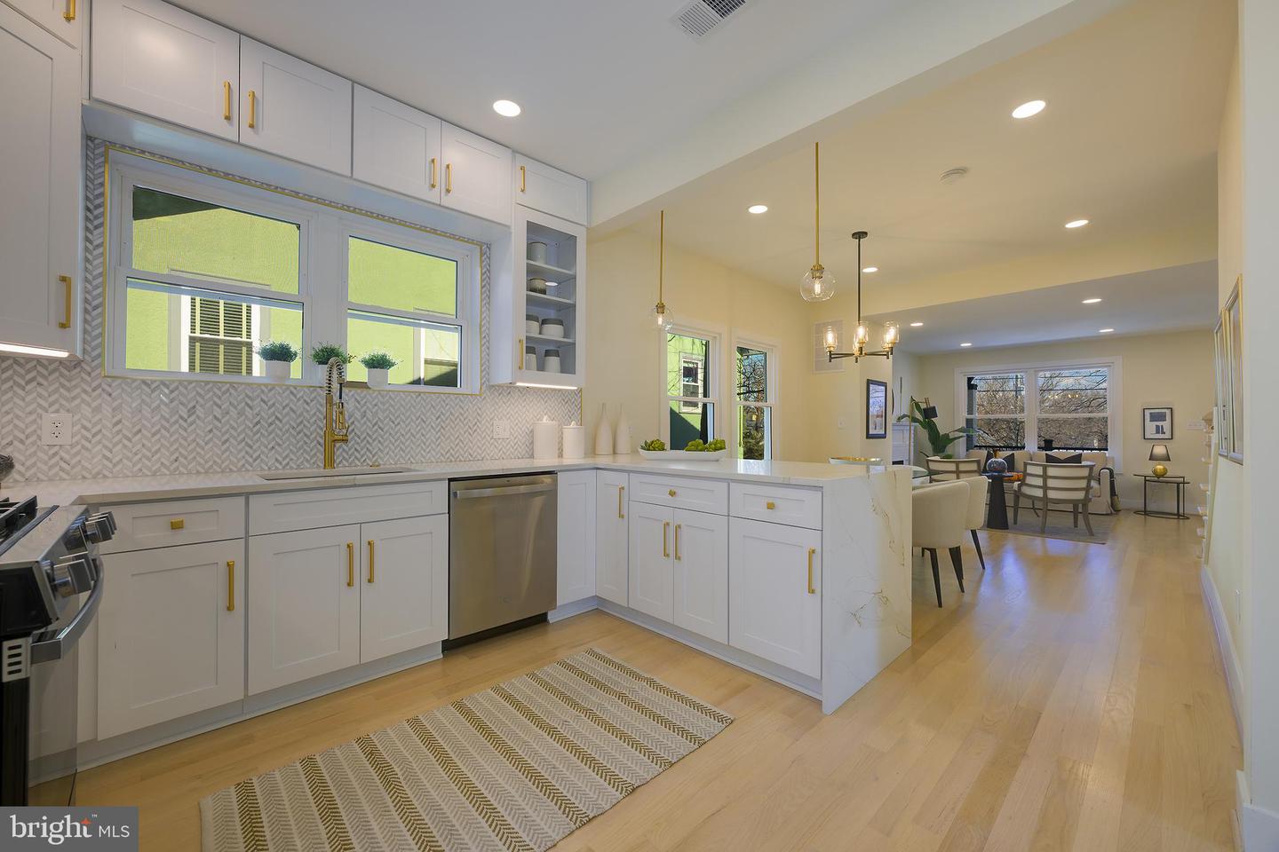 6614 EASTERN AVE NW, WASHINGTON, District Of Columbia 20012, 7 Bedrooms Bedrooms, ,4 BathroomsBathrooms,Residential,For sale,6614 EASTERN AVE NW,DCDC2244506 MLS # DCDC2244506