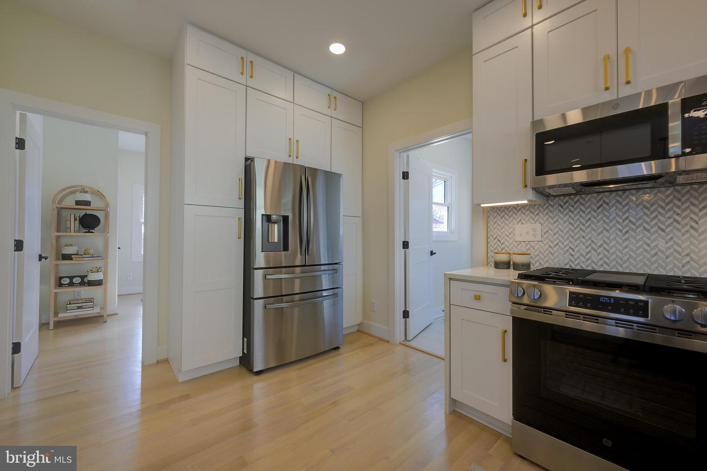 6614 EASTERN AVE NW, WASHINGTON, District Of Columbia 20012, 7 Bedrooms Bedrooms, ,4 BathroomsBathrooms,Residential,For sale,6614 EASTERN AVE NW,DCDC2244506 MLS # DCDC2244506