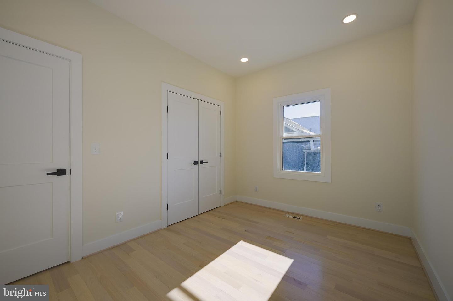 6614 EASTERN AVE NW, WASHINGTON, District Of Columbia 20012, 7 Bedrooms Bedrooms, ,4 BathroomsBathrooms,Residential,For sale,6614 EASTERN AVE NW,DCDC2244506 MLS # DCDC2244506