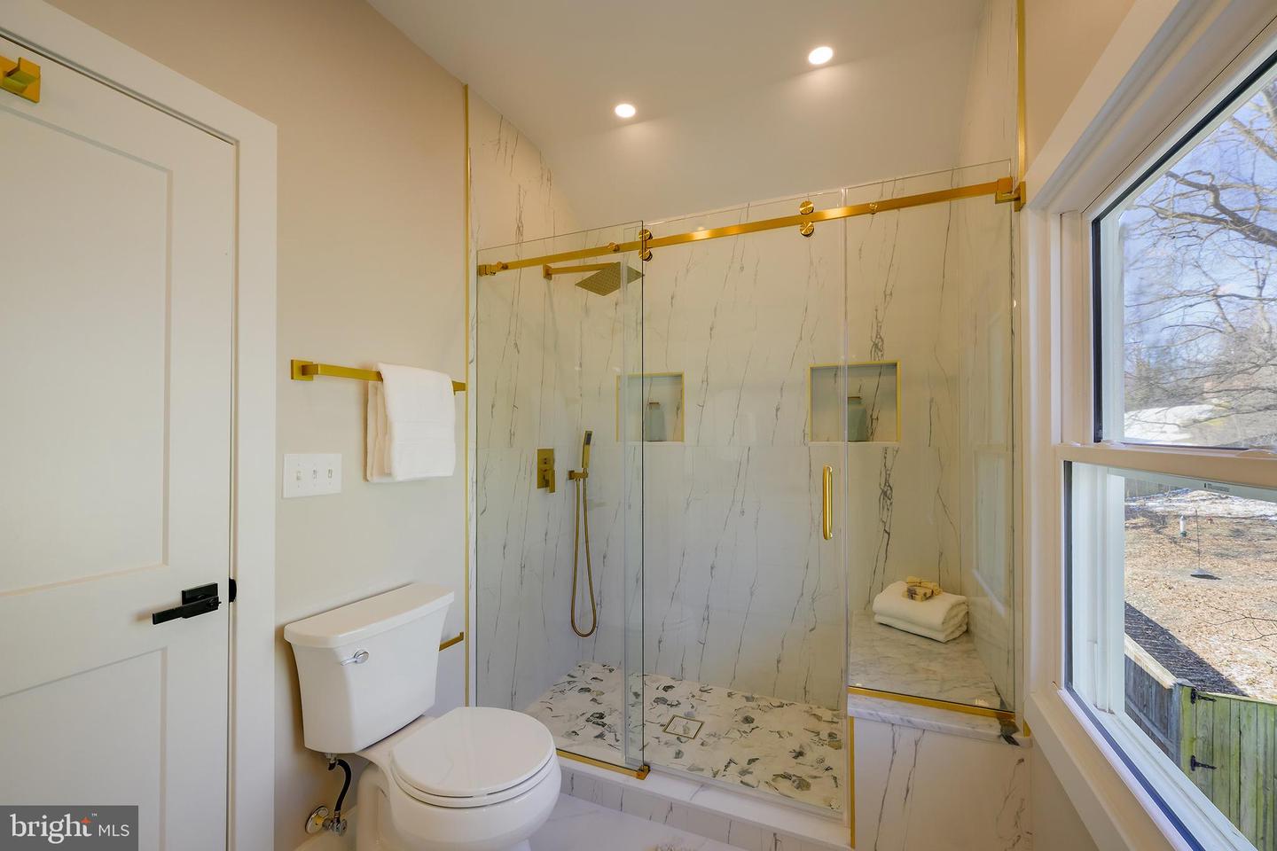 6614 EASTERN AVE NW, WASHINGTON, District Of Columbia 20012, 7 Bedrooms Bedrooms, ,4 BathroomsBathrooms,Residential,For sale,6614 EASTERN AVE NW,DCDC2244506 MLS # DCDC2244506