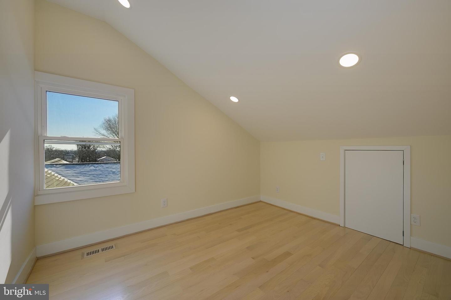 6614 EASTERN AVE NW, WASHINGTON, District Of Columbia 20012, 7 Bedrooms Bedrooms, ,4 BathroomsBathrooms,Residential,For sale,6614 EASTERN AVE NW,DCDC2244506 MLS # DCDC2244506