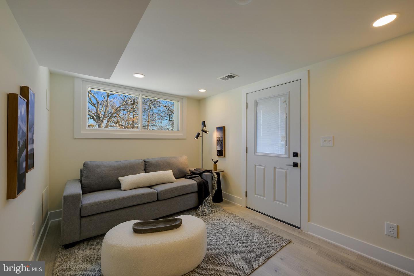 6614 EASTERN AVE NW, WASHINGTON, District Of Columbia 20012, 7 Bedrooms Bedrooms, ,4 BathroomsBathrooms,Residential,For sale,6614 EASTERN AVE NW,DCDC2244506 MLS # DCDC2244506