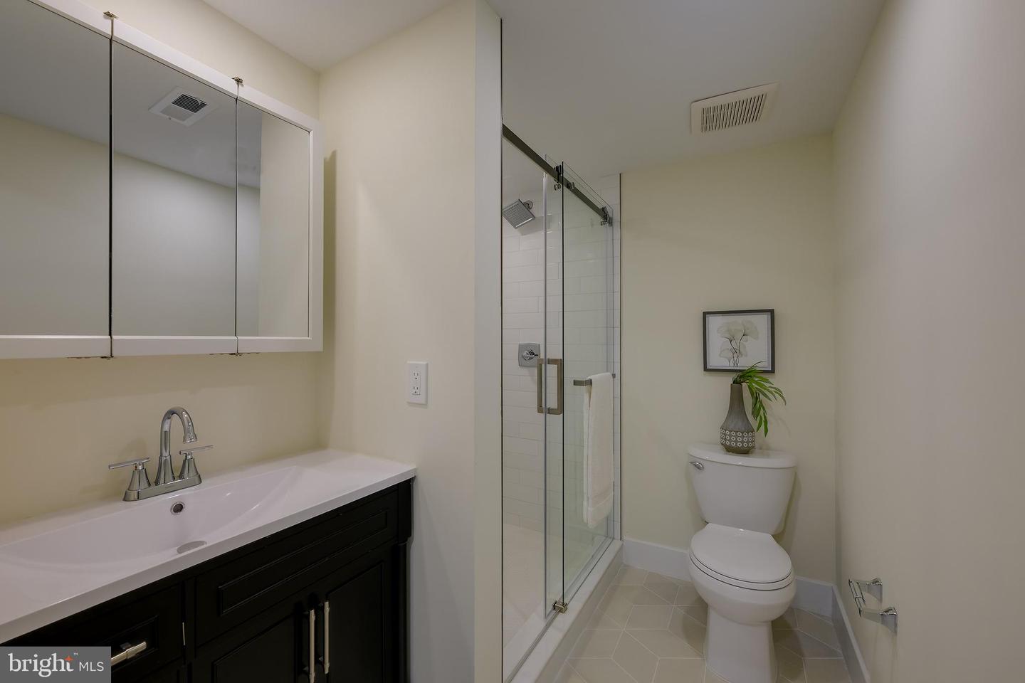 6614 EASTERN AVE NW, WASHINGTON, District Of Columbia 20012, 7 Bedrooms Bedrooms, ,4 BathroomsBathrooms,Residential,For sale,6614 EASTERN AVE NW,DCDC2244506 MLS # DCDC2244506