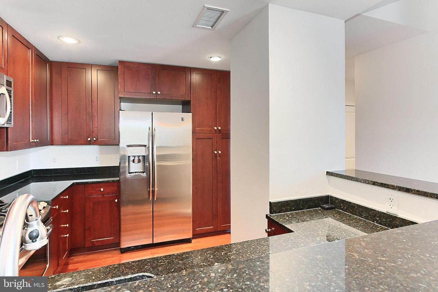 513 W BROAD ST #711, FALLS CHURCH, Virginia 22046, 1 Bedroom Bedrooms, ,1 BathroomBathrooms,Residential,For sale,513 W BROAD ST #711,VAFA2003554 MLS # VAFA2003554