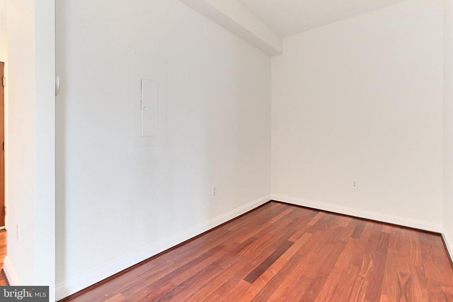 513 W BROAD ST #711, FALLS CHURCH, Virginia 22046, 1 Bedroom Bedrooms, ,1 BathroomBathrooms,Residential,For sale,513 W BROAD ST #711,VAFA2003554 MLS # VAFA2003554