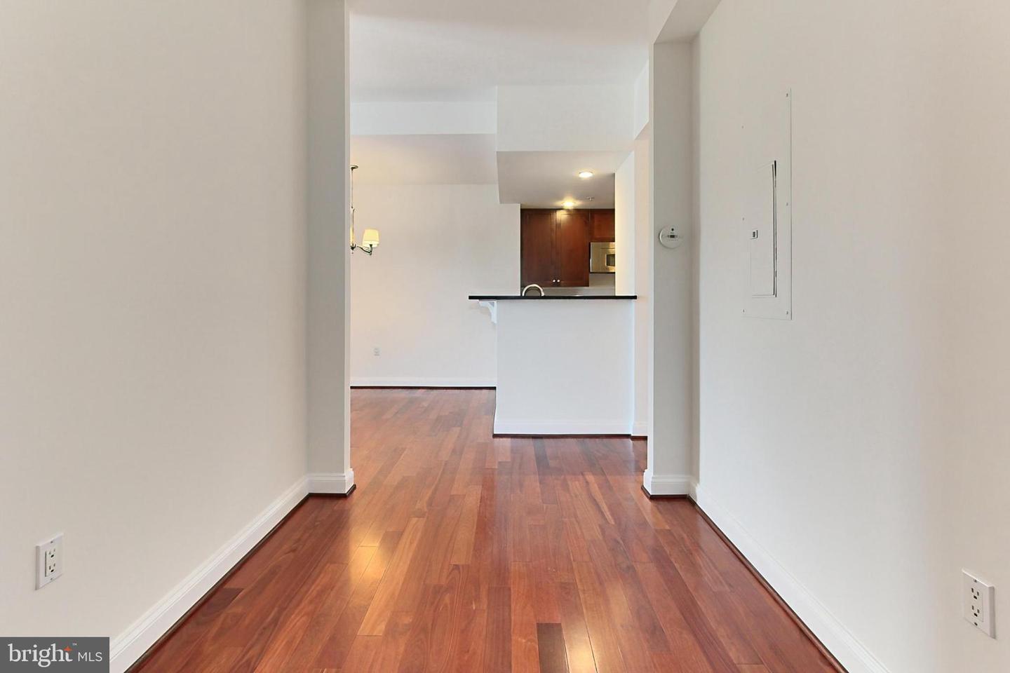 513 W BROAD ST #711, FALLS CHURCH, Virginia 22046, 1 Bedroom Bedrooms, ,1 BathroomBathrooms,Residential,For sale,513 W BROAD ST #711,VAFA2003554 MLS # VAFA2003554