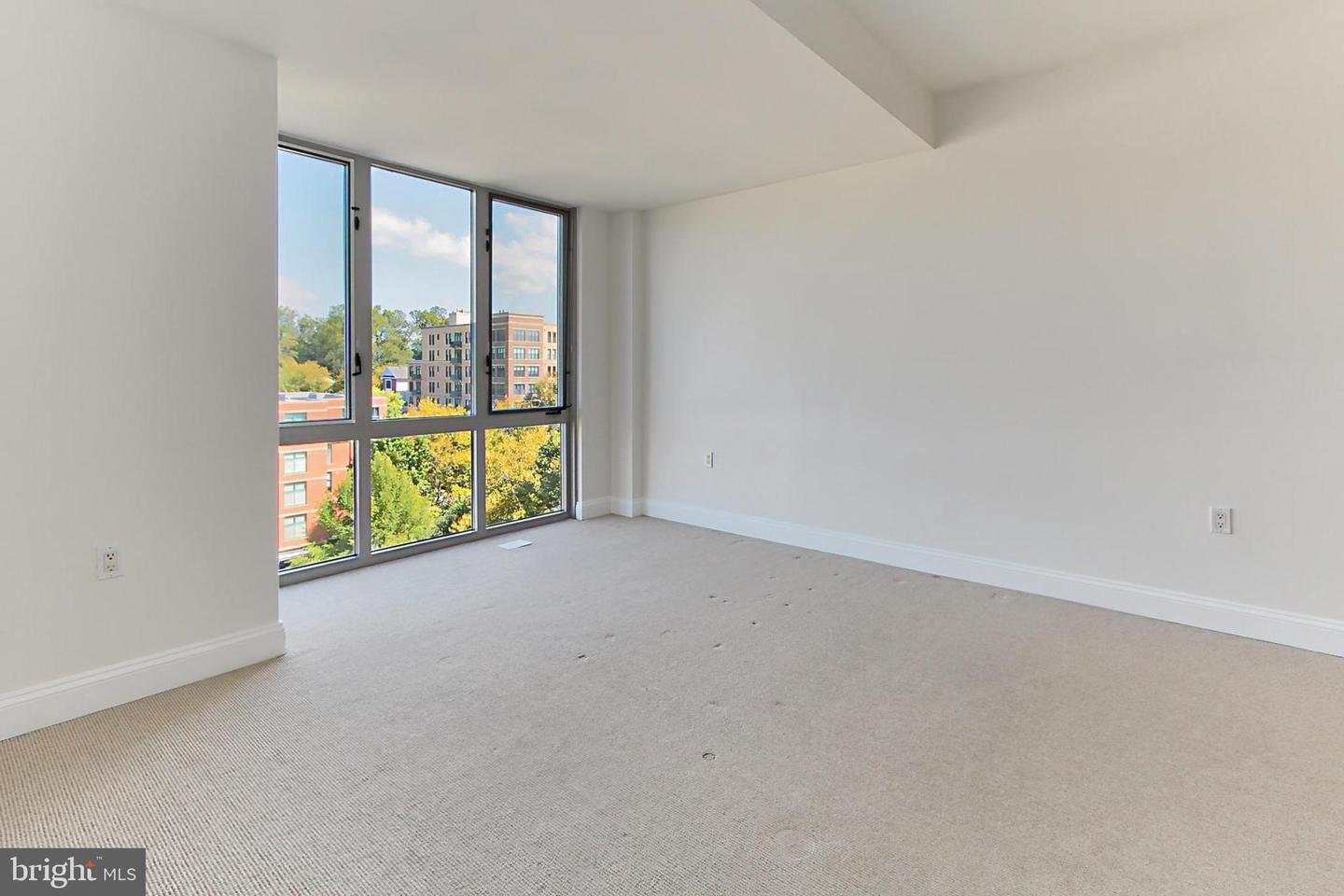 513 W BROAD ST #711, FALLS CHURCH, Virginia 22046, 1 Bedroom Bedrooms, ,1 BathroomBathrooms,Residential,For sale,513 W BROAD ST #711,VAFA2003554 MLS # VAFA2003554