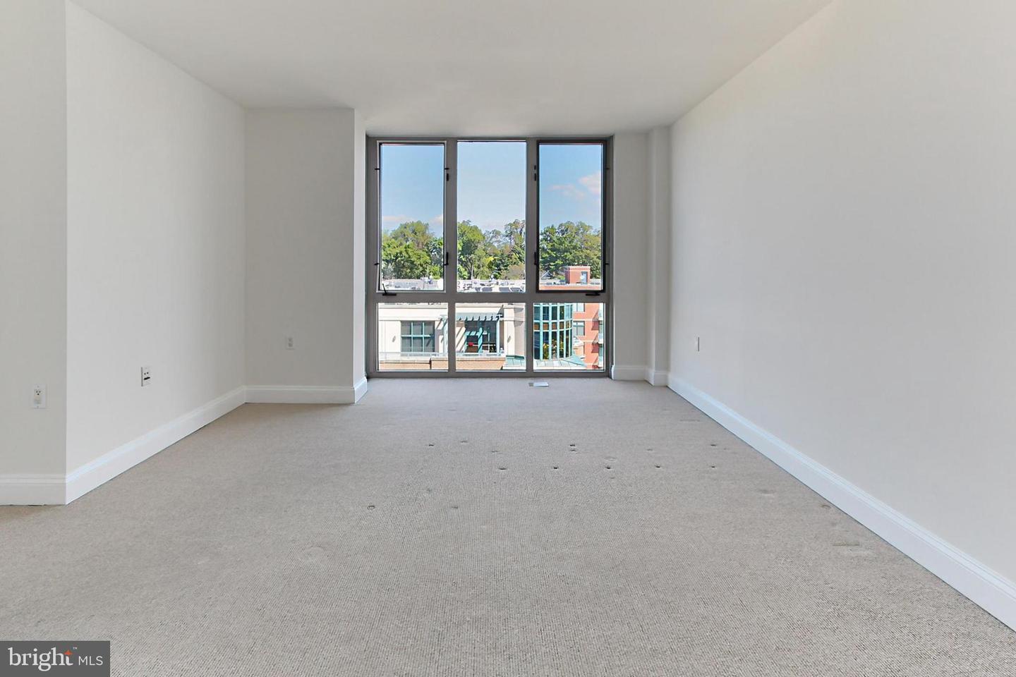 513 W BROAD ST #711, FALLS CHURCH, Virginia 22046, 1 Bedroom Bedrooms, ,1 BathroomBathrooms,Residential,For sale,513 W BROAD ST #711,VAFA2003554 MLS # VAFA2003554