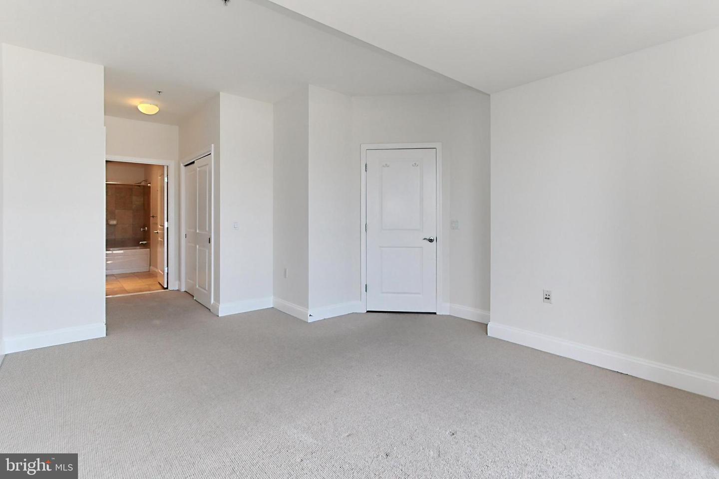 513 W BROAD ST #711, FALLS CHURCH, Virginia 22046, 1 Bedroom Bedrooms, ,1 BathroomBathrooms,Residential,For sale,513 W BROAD ST #711,VAFA2003554 MLS # VAFA2003554