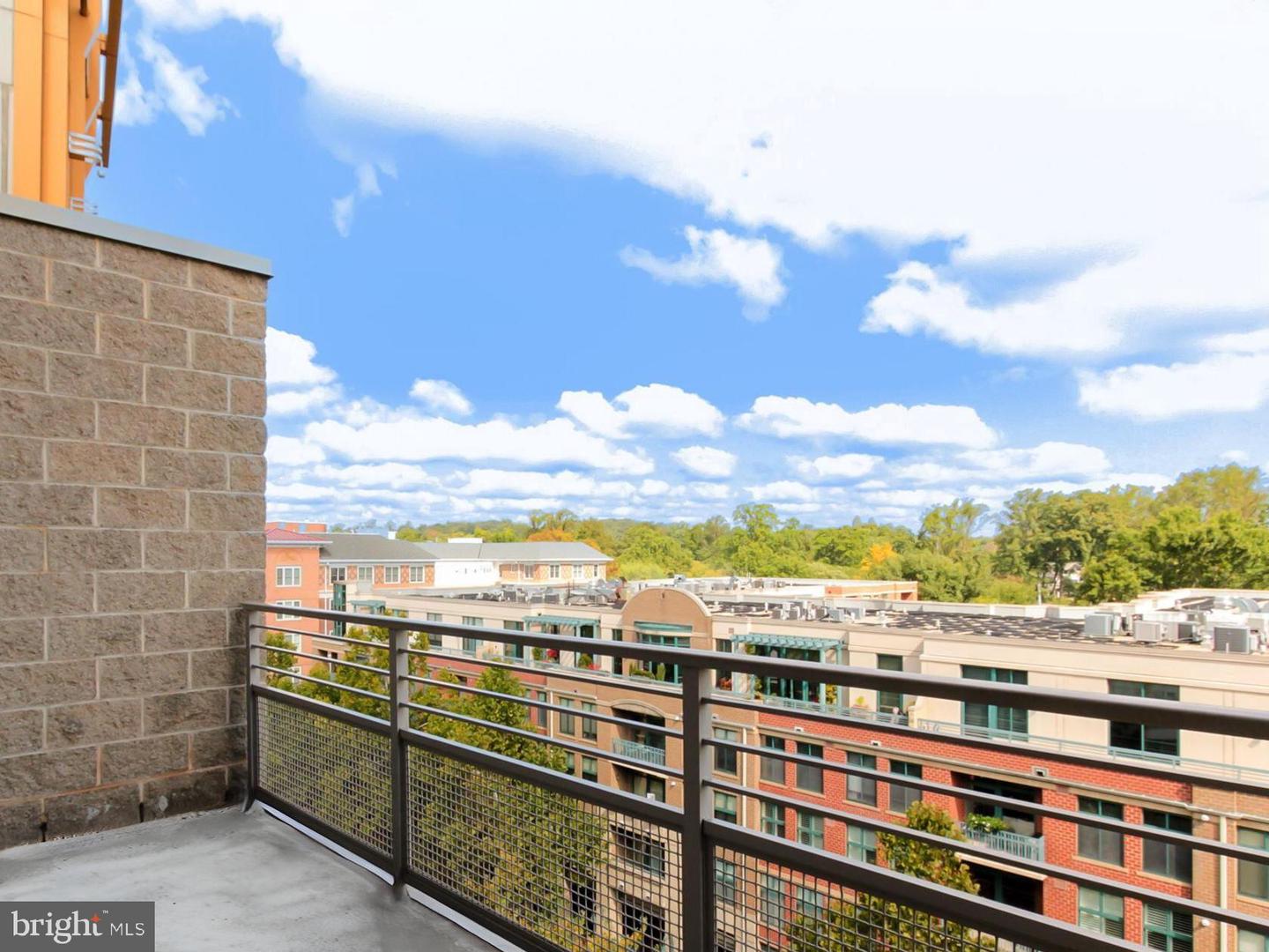 513 W BROAD ST #711, FALLS CHURCH, Virginia 22046, 1 Bedroom Bedrooms, ,1 BathroomBathrooms,Residential,For sale,513 W BROAD ST #711,VAFA2003554 MLS # VAFA2003554