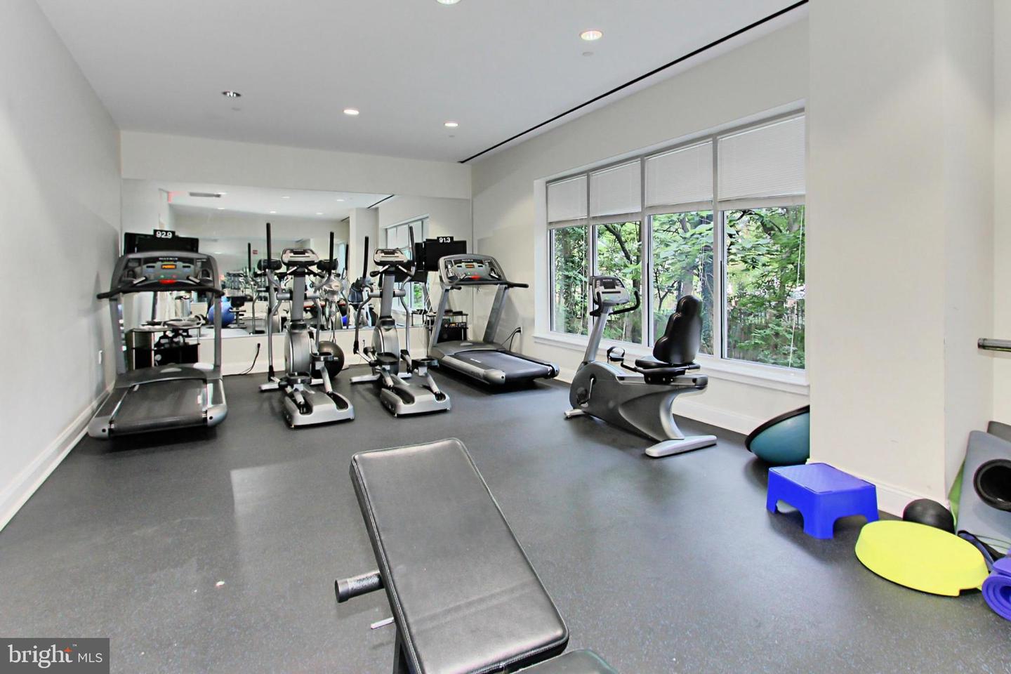 513 W BROAD ST #711, FALLS CHURCH, Virginia 22046, 1 Bedroom Bedrooms, ,1 BathroomBathrooms,Residential,For sale,513 W BROAD ST #711,VAFA2003554 MLS # VAFA2003554