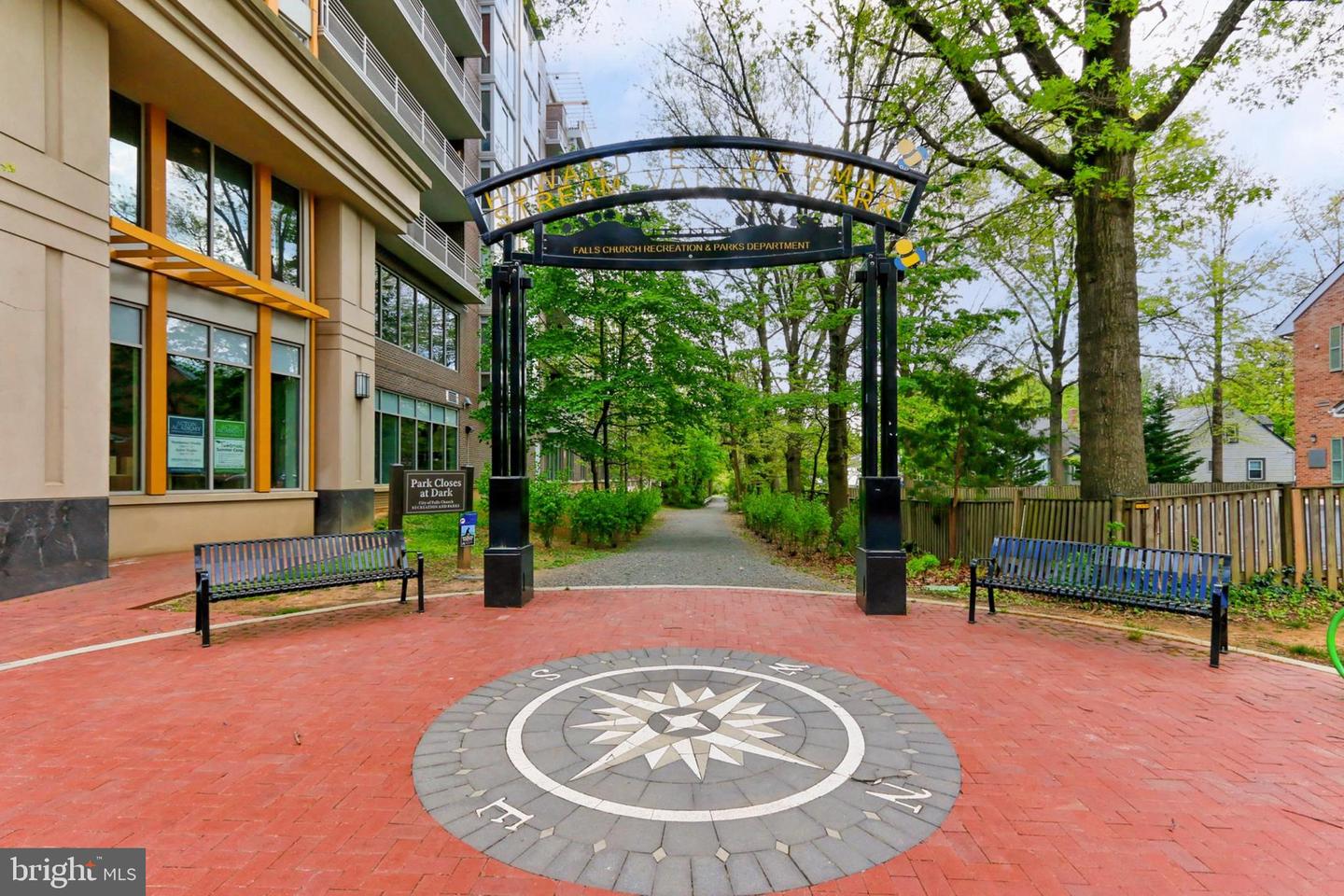 513 W BROAD ST #711, FALLS CHURCH, Virginia 22046, 1 Bedroom Bedrooms, ,1 BathroomBathrooms,Residential,For sale,513 W BROAD ST #711,VAFA2003554 MLS # VAFA2003554