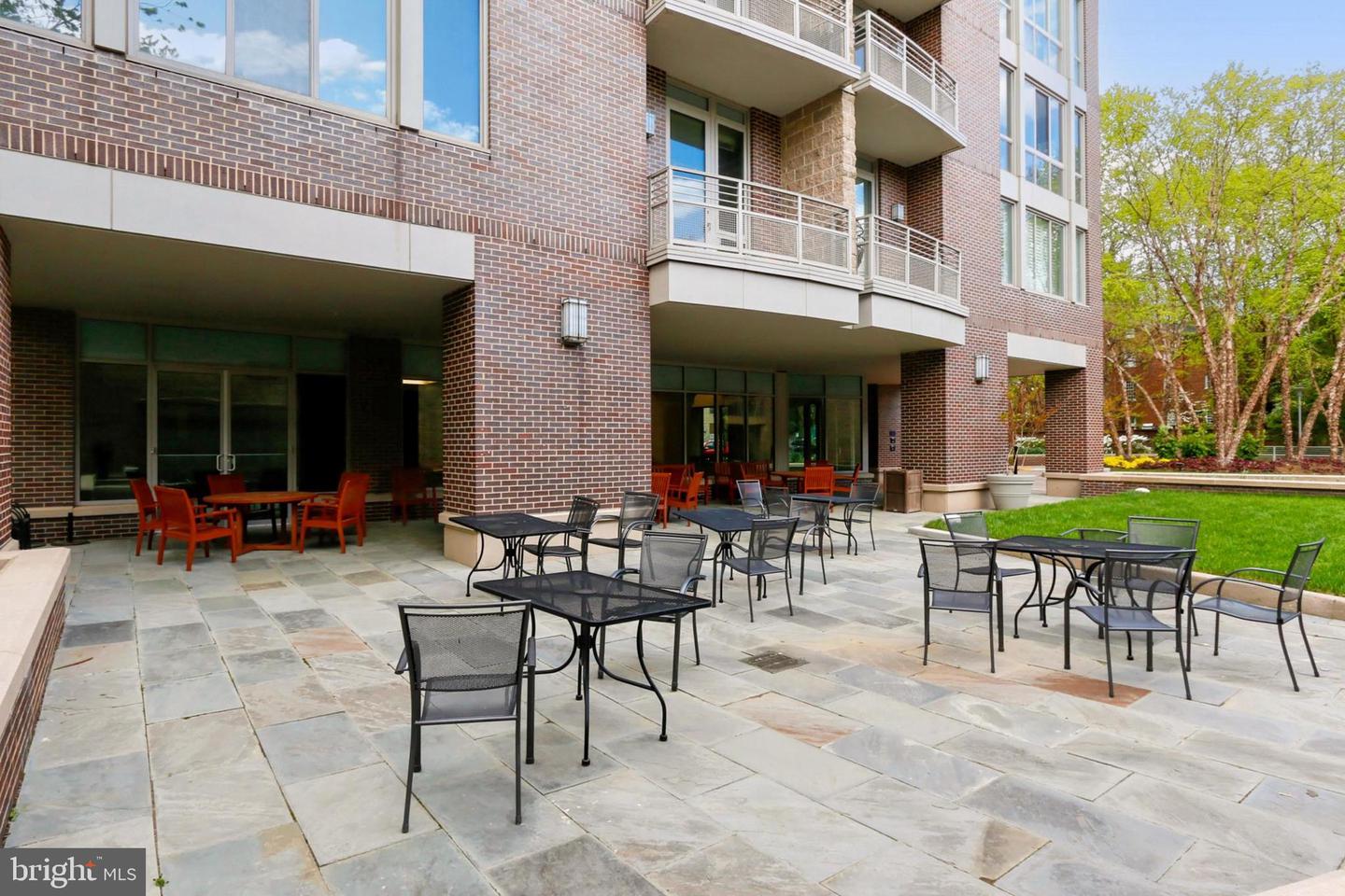 513 W BROAD ST #711, FALLS CHURCH, Virginia 22046, 1 Bedroom Bedrooms, ,1 BathroomBathrooms,Residential,For sale,513 W BROAD ST #711,VAFA2003554 MLS # VAFA2003554