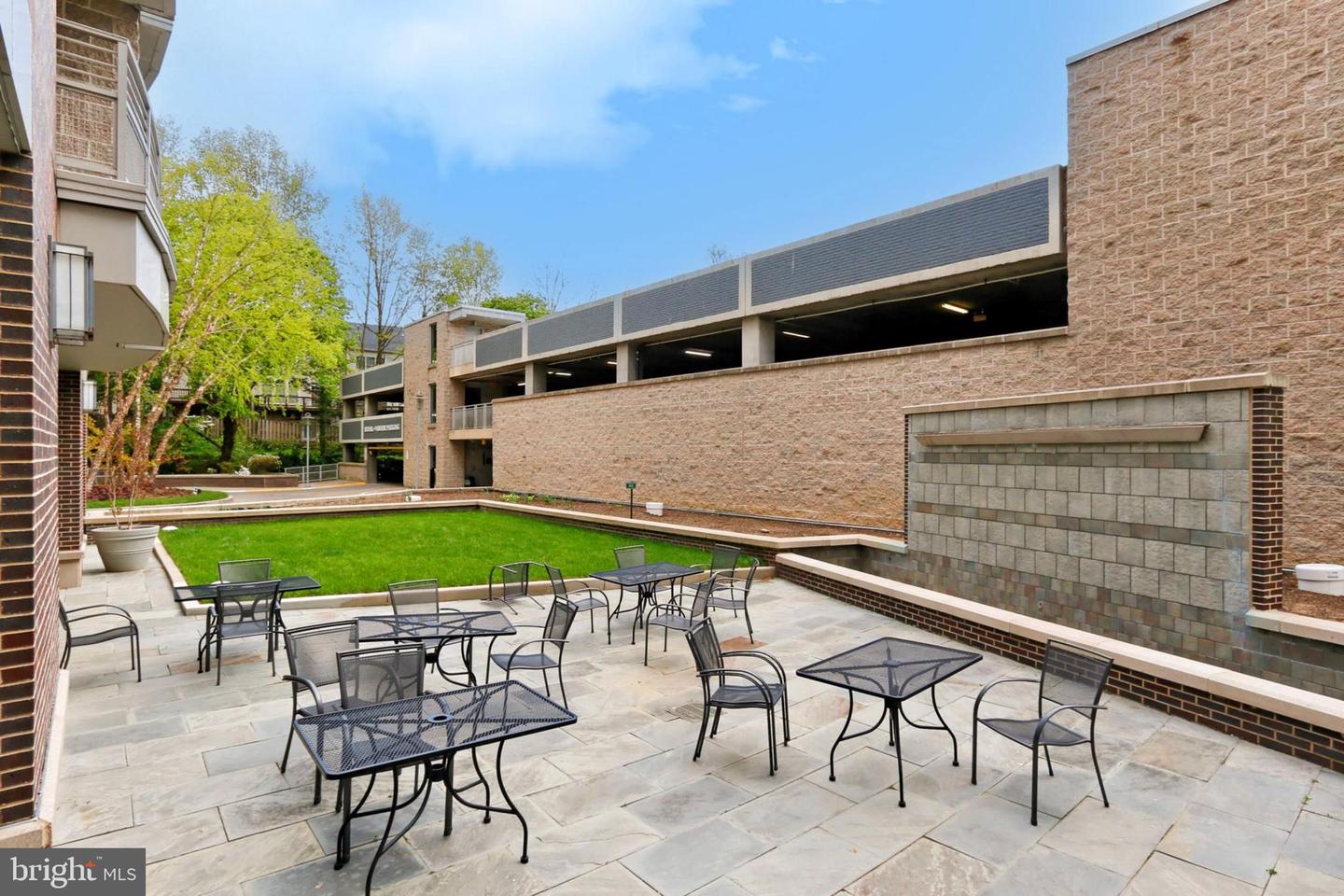 513 W BROAD ST #711, FALLS CHURCH, Virginia 22046, 1 Bedroom Bedrooms, ,1 BathroomBathrooms,Residential,For sale,513 W BROAD ST #711,VAFA2003554 MLS # VAFA2003554