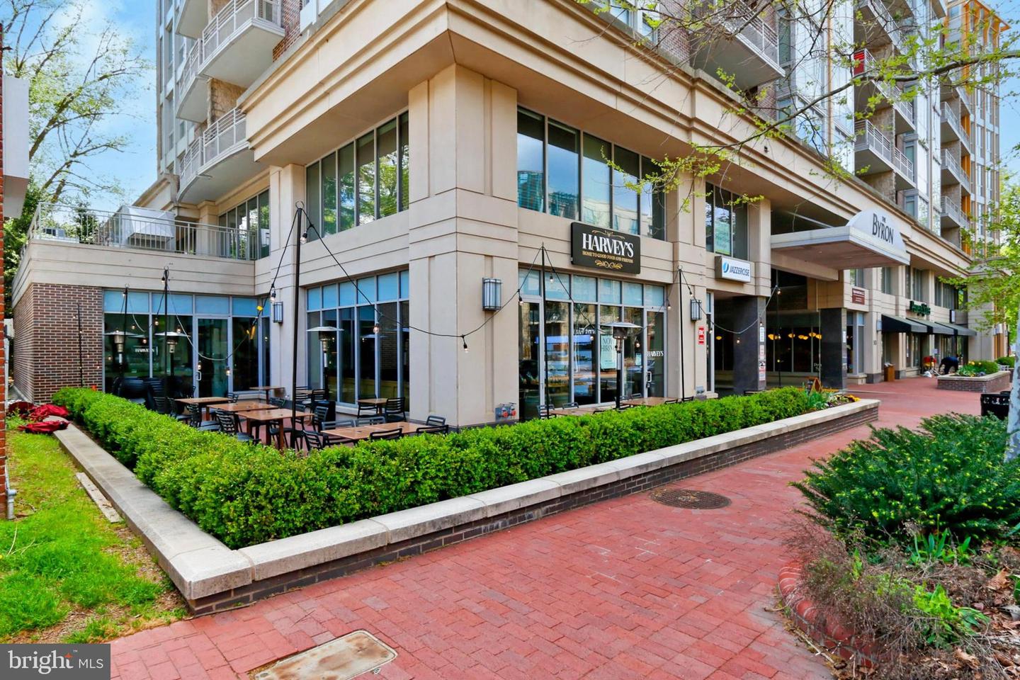 513 W BROAD ST #711, FALLS CHURCH, Virginia 22046, 1 Bedroom Bedrooms, ,1 BathroomBathrooms,Residential,For sale,513 W BROAD ST #711,VAFA2003554 MLS # VAFA2003554