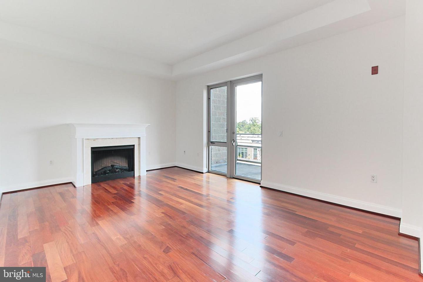 513 W BROAD ST #711, FALLS CHURCH, Virginia 22046, 1 Bedroom Bedrooms, ,1 BathroomBathrooms,Residential,For sale,513 W BROAD ST #711,VAFA2003554 MLS # VAFA2003554