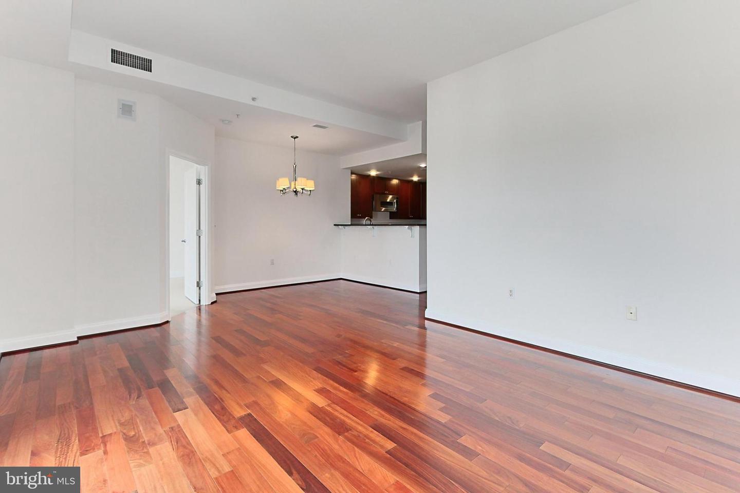 513 W BROAD ST #711, FALLS CHURCH, Virginia 22046, 1 Bedroom Bedrooms, ,1 BathroomBathrooms,Residential,For sale,513 W BROAD ST #711,VAFA2003554 MLS # VAFA2003554