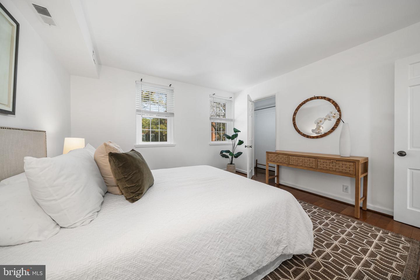 4829 28TH ST S #A, ARLINGTON, Virginia 22206, 2 Bedrooms Bedrooms, ,2 BathroomsBathrooms,Residential,For sale,4829 28TH ST S #A,VAAR2068474 MLS # VAAR2068474