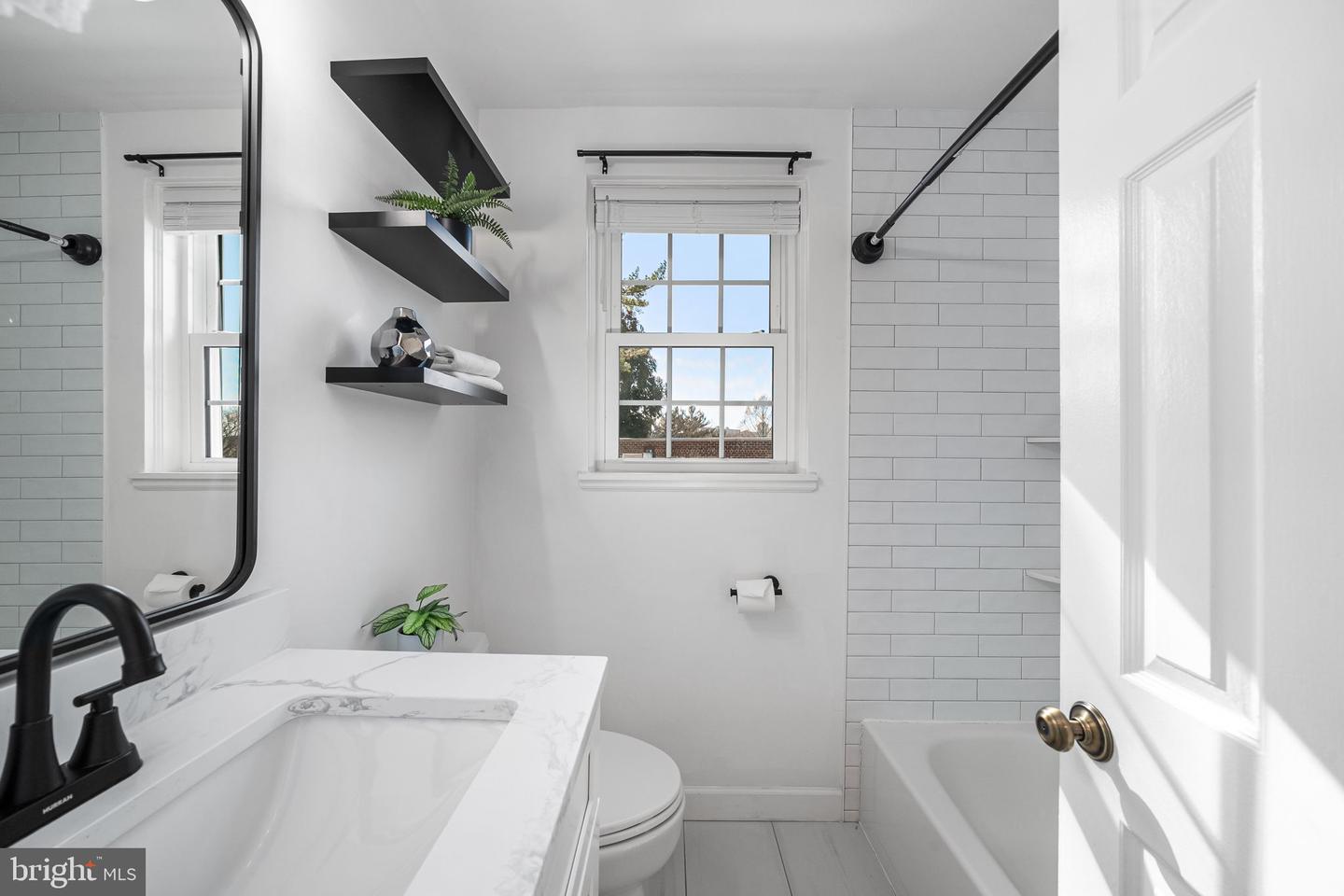 4829 28TH ST S #A, ARLINGTON, Virginia 22206, 2 Bedrooms Bedrooms, ,2 BathroomsBathrooms,Residential,For sale,4829 28TH ST S #A,VAAR2068474 MLS # VAAR2068474