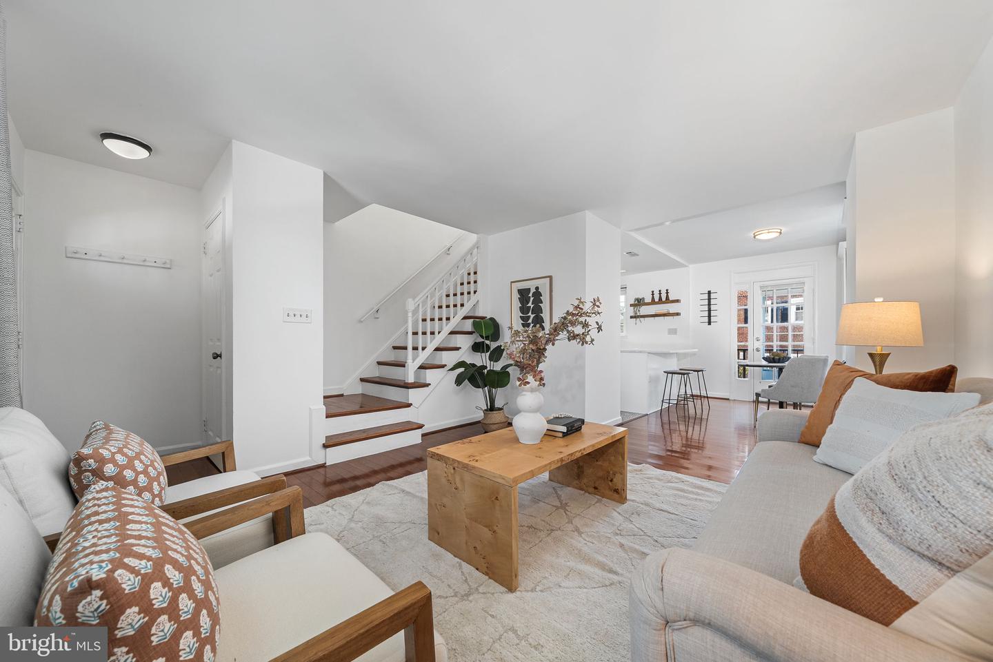 4829 28TH ST S #A, ARLINGTON, Virginia 22206, 2 Bedrooms Bedrooms, ,2 BathroomsBathrooms,Residential,For sale,4829 28TH ST S #A,VAAR2068474 MLS # VAAR2068474