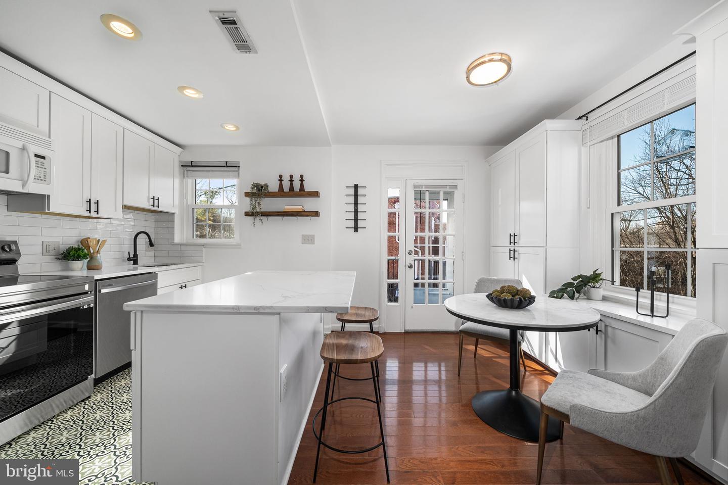 4829 28TH ST S #A, ARLINGTON, Virginia 22206, 2 Bedrooms Bedrooms, ,2 BathroomsBathrooms,Residential,For sale,4829 28TH ST S #A,VAAR2068474 MLS # VAAR2068474