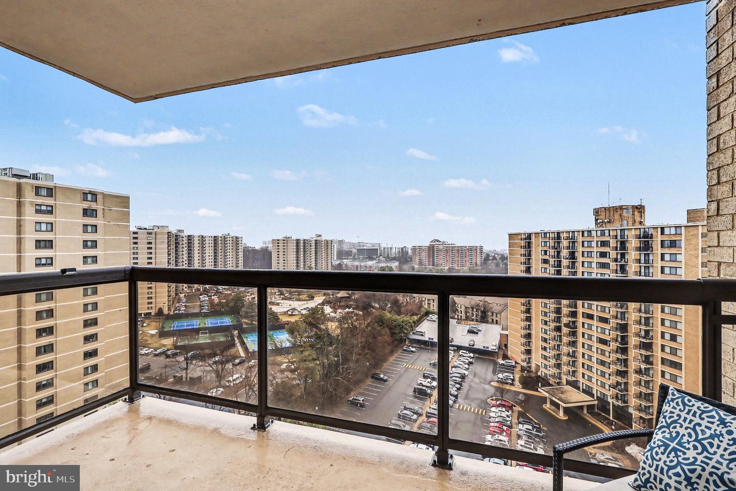 309 YOAKUM PKWY #1604, ALEXANDRIA, Virginia 22304, 2 Bedrooms Bedrooms, 6 Rooms Rooms,2 BathroomsBathrooms,Residential,For sale,309 YOAKUM PKWY #1604,VAAX2053780 MLS # VAAX2053780