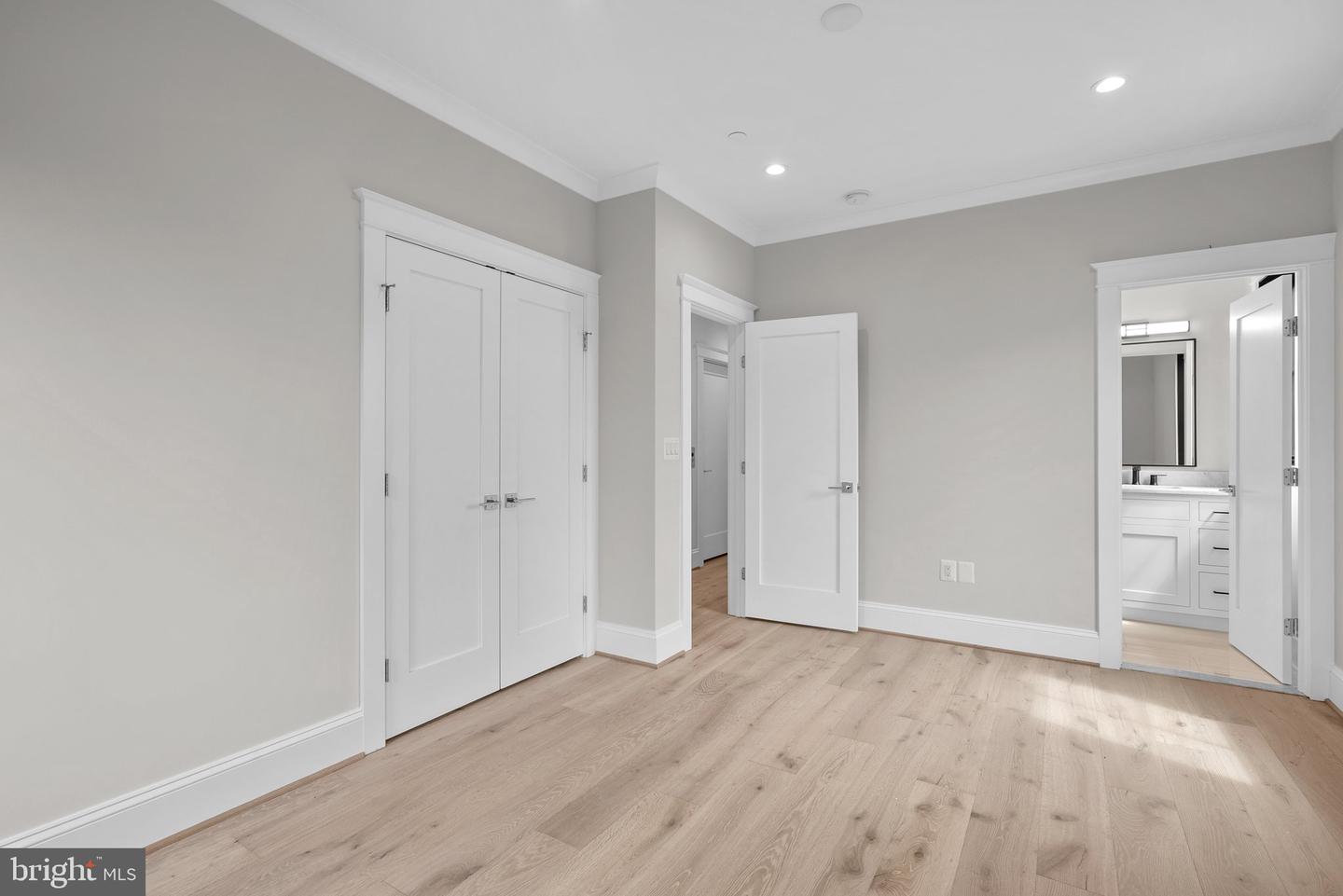 3713 R ST NW, WASHINGTON, District Of Columbia 20007, 5 Bedrooms Bedrooms, 10 Rooms Rooms,5 BathroomsBathrooms,Residential,For sale,3713 R ST NW,DCDC2244776 MLS # DCDC2244776