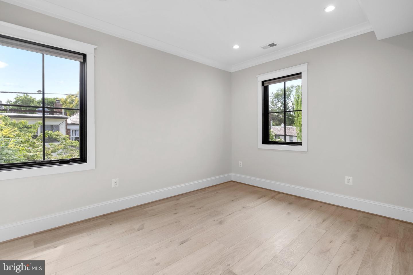 3713 R ST NW, WASHINGTON, District Of Columbia 20007, 5 Bedrooms Bedrooms, 10 Rooms Rooms,5 BathroomsBathrooms,Residential,For sale,3713 R ST NW,DCDC2244776 MLS # DCDC2244776