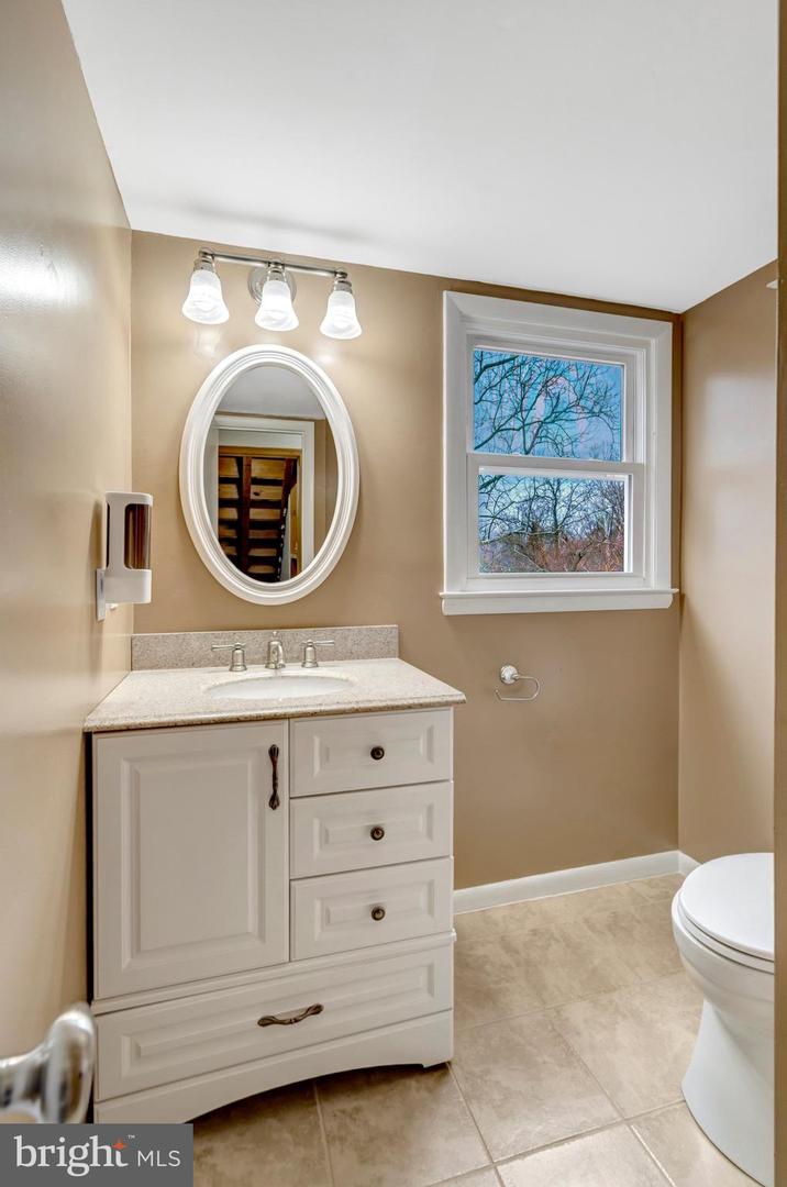 6521 LANCASTER DR, WARRENTON, Virginia 20187, 5 Bedrooms Bedrooms, ,3 BathroomsBathrooms,Residential,For sale,6521 LANCASTER DR,VAFQ2020448 MLS # VAFQ2020448