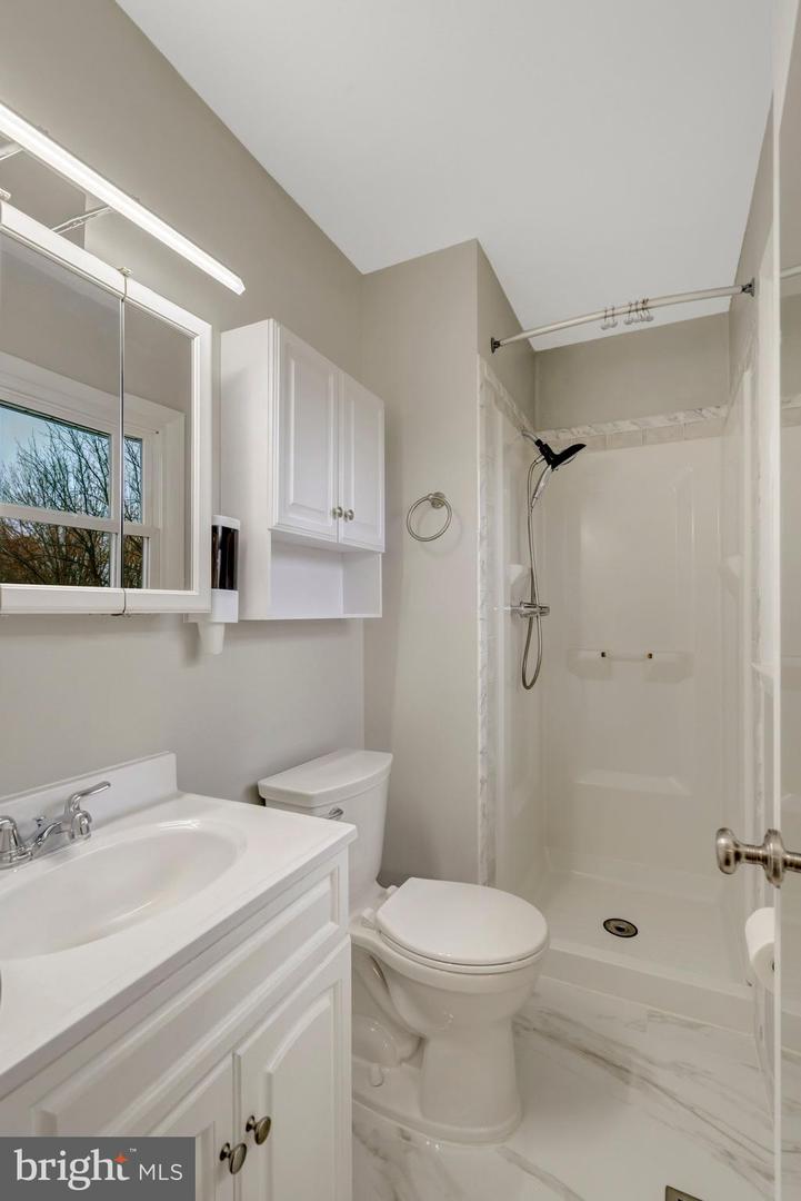 6521 LANCASTER DR, WARRENTON, Virginia 20187, 5 Bedrooms Bedrooms, ,3 BathroomsBathrooms,Residential,For sale,6521 LANCASTER DR,VAFQ2020448 MLS # VAFQ2020448