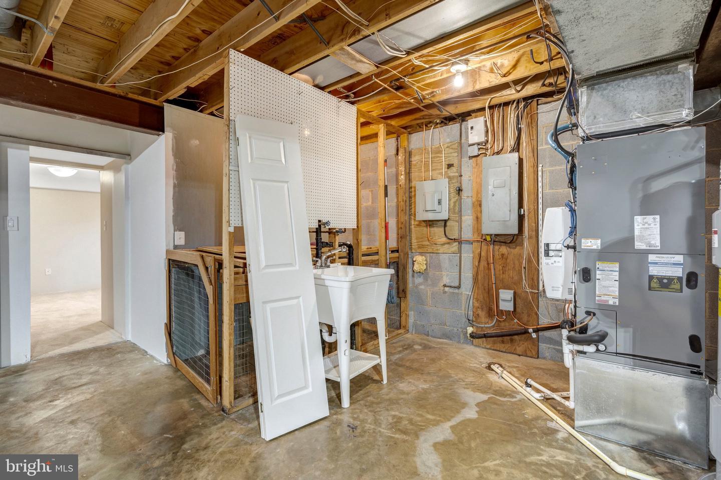 6521 LANCASTER DR, WARRENTON, Virginia 20187, 5 Bedrooms Bedrooms, ,3 BathroomsBathrooms,Residential,For sale,6521 LANCASTER DR,VAFQ2020448 MLS # VAFQ2020448