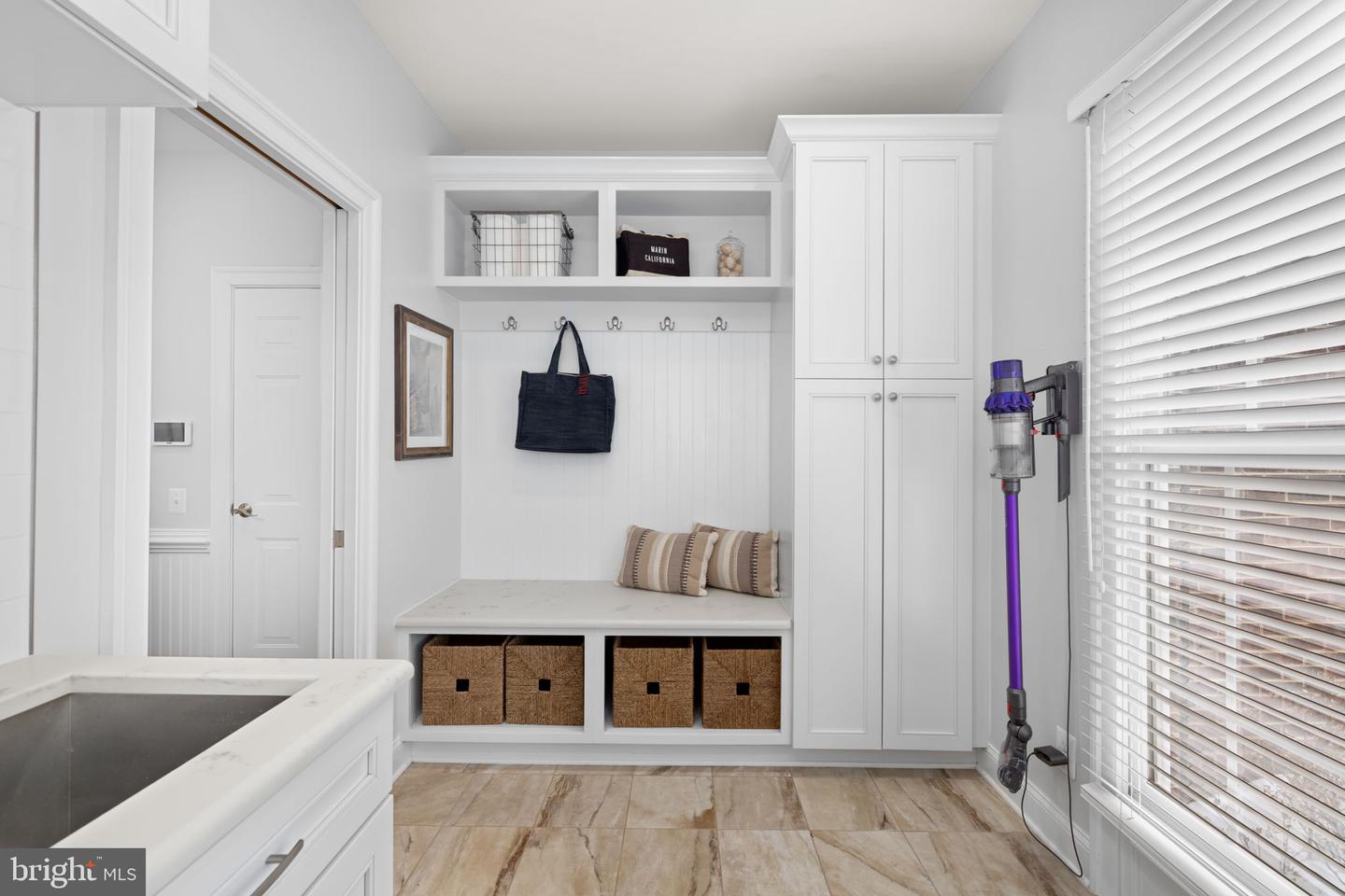 3257 PONY RIDGE WAY, OAKTON, Virginia 22124, 5 Bedrooms Bedrooms, ,4 BathroomsBathrooms,Residential,For sale,3257 PONY RIDGE WAY,VAFX2289398 MLS # VAFX2289398