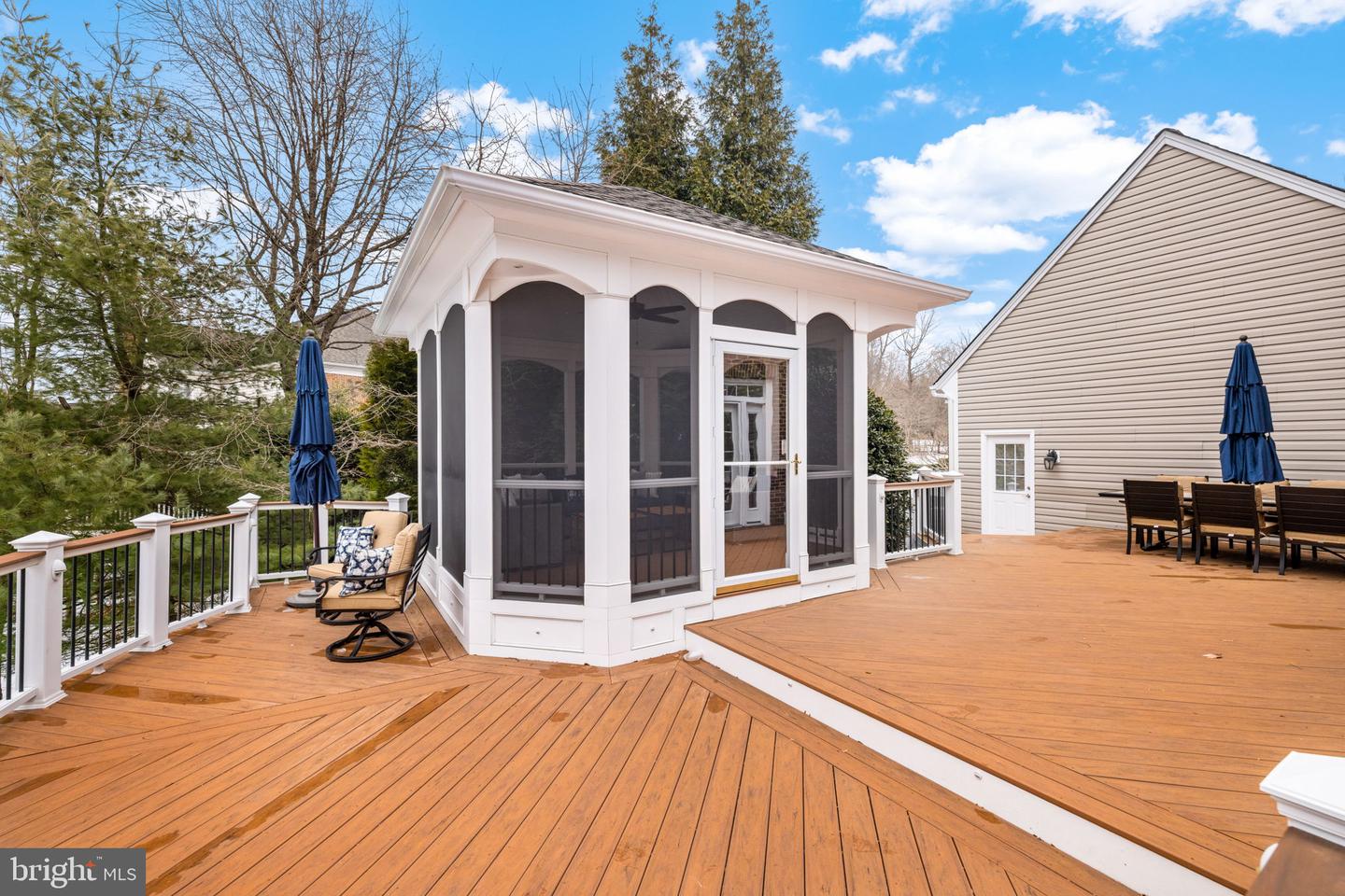 3257 PONY RIDGE WAY, OAKTON, Virginia 22124, 5 Bedrooms Bedrooms, ,4 BathroomsBathrooms,Residential,For sale,3257 PONY RIDGE WAY,VAFX2289398 MLS # VAFX2289398