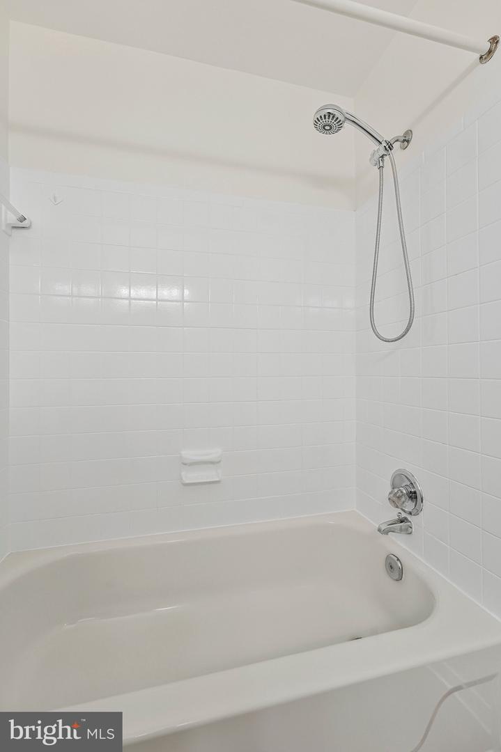 9103 CRICKLEWOOD CT, VIENNA, Virginia 22182, 5 Bedrooms Bedrooms, ,3 BathroomsBathrooms,Residential,For sale,9103 CRICKLEWOOD CT,VAFX2289532 MLS # VAFX2289532