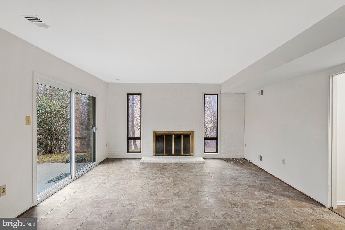 9103 CRICKLEWOOD CT, VIENNA, Virginia 22182, 5 Bedrooms Bedrooms, ,3 BathroomsBathrooms,Residential,For sale,9103 CRICKLEWOOD CT,VAFX2289532 MLS # VAFX2289532