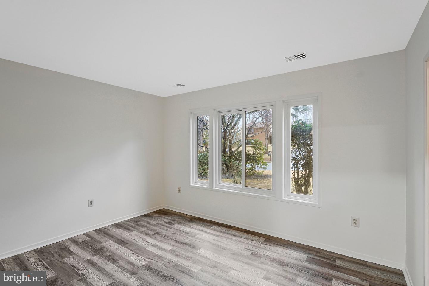 9103 CRICKLEWOOD CT, VIENNA, Virginia 22182, 5 Bedrooms Bedrooms, ,3 BathroomsBathrooms,Residential,For sale,9103 CRICKLEWOOD CT,VAFX2289532 MLS # VAFX2289532