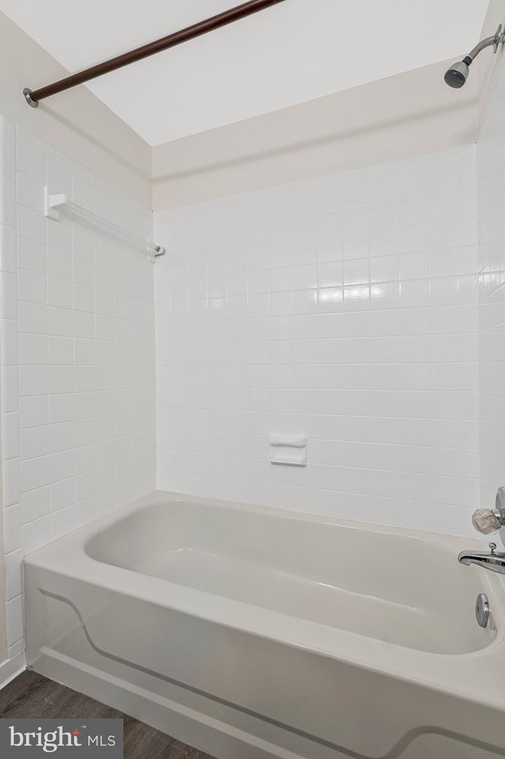 9103 CRICKLEWOOD CT, VIENNA, Virginia 22182, 5 Bedrooms Bedrooms, ,3 BathroomsBathrooms,Residential,For sale,9103 CRICKLEWOOD CT,VAFX2289532 MLS # VAFX2289532