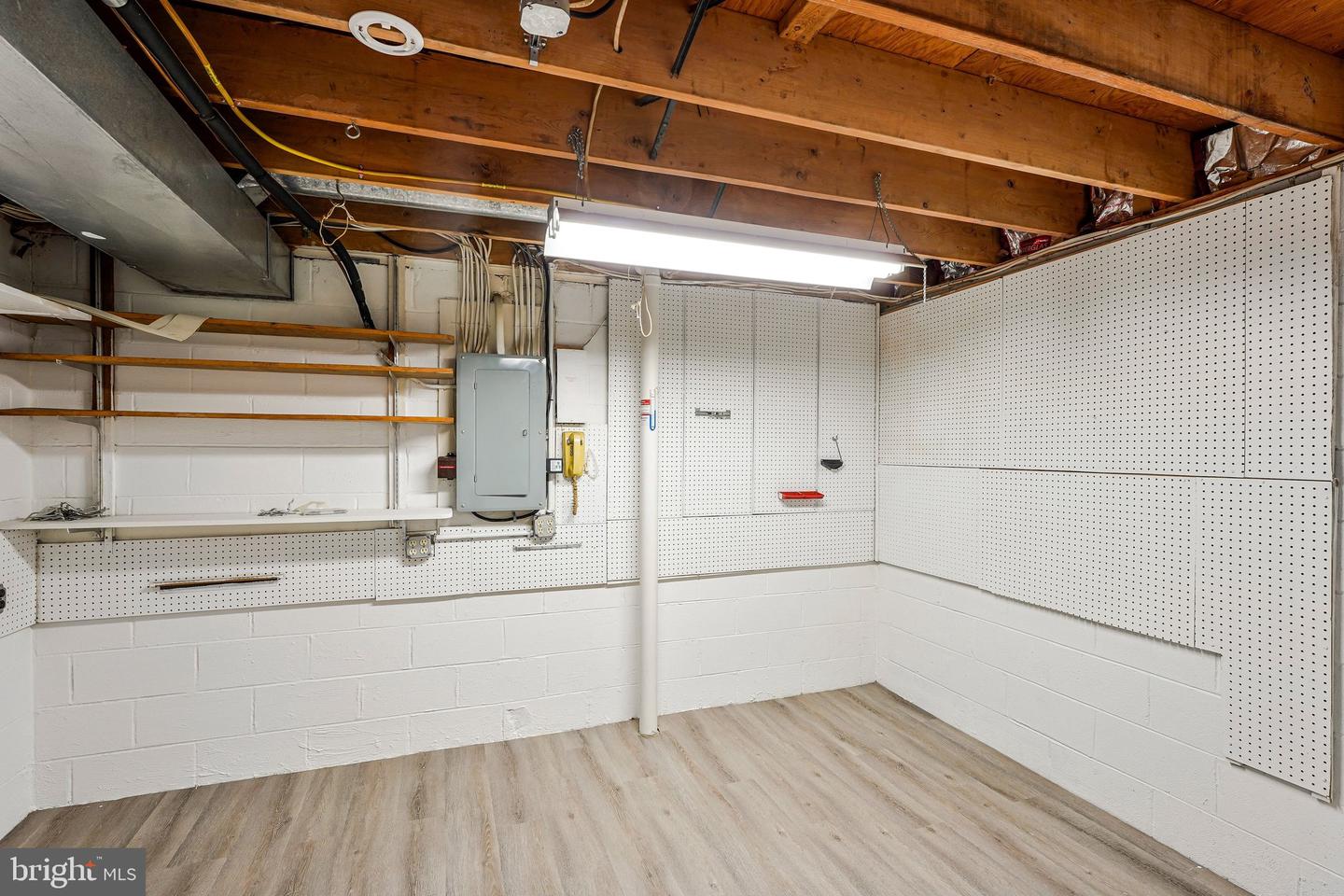 9103 CRICKLEWOOD CT, VIENNA, Virginia 22182, 5 Bedrooms Bedrooms, ,3 BathroomsBathrooms,Residential,For sale,9103 CRICKLEWOOD CT,VAFX2289532 MLS # VAFX2289532