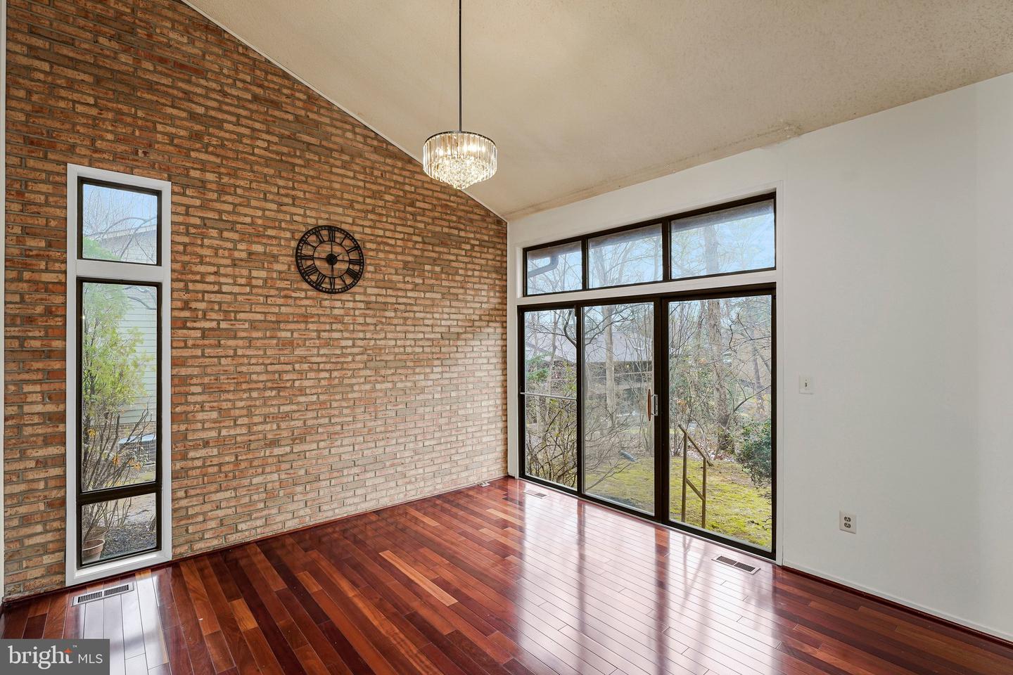 9103 CRICKLEWOOD CT, VIENNA, Virginia 22182, 5 Bedrooms Bedrooms, ,3 BathroomsBathrooms,Residential,For sale,9103 CRICKLEWOOD CT,VAFX2289532 MLS # VAFX2289532