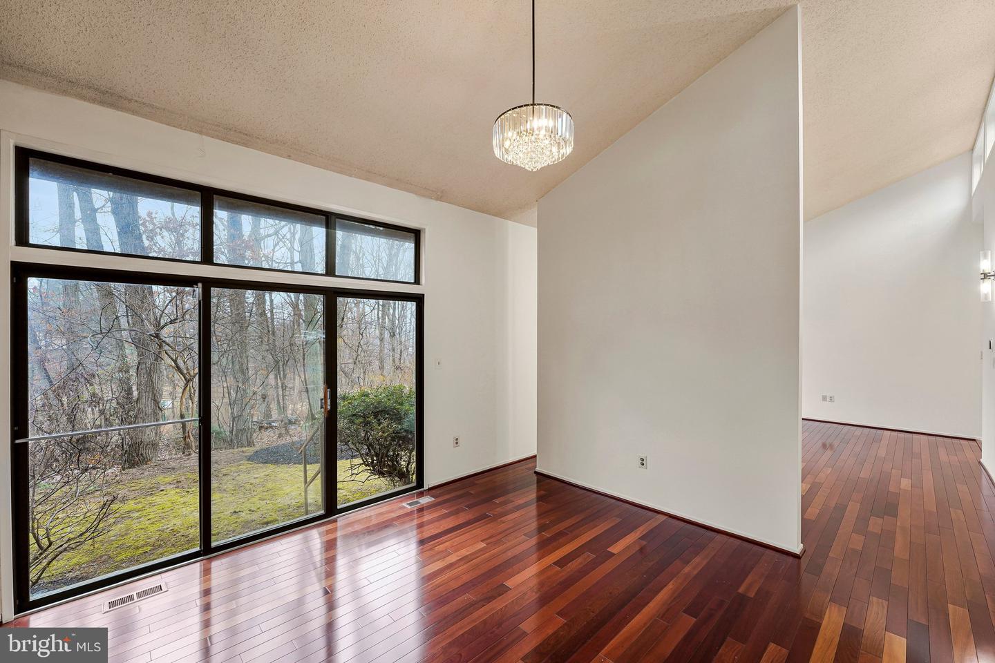 9103 CRICKLEWOOD CT, VIENNA, Virginia 22182, 5 Bedrooms Bedrooms, ,3 BathroomsBathrooms,Residential,For sale,9103 CRICKLEWOOD CT,VAFX2289532 MLS # VAFX2289532