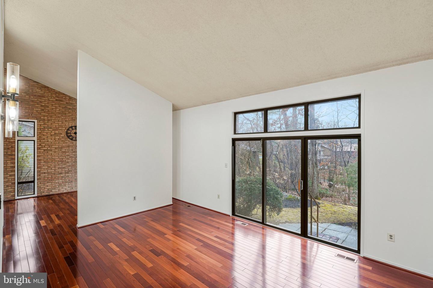 9103 CRICKLEWOOD CT, VIENNA, Virginia 22182, 5 Bedrooms Bedrooms, ,3 BathroomsBathrooms,Residential,For sale,9103 CRICKLEWOOD CT,VAFX2289532 MLS # VAFX2289532