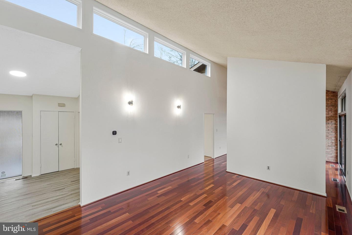 9103 CRICKLEWOOD CT, VIENNA, Virginia 22182, 5 Bedrooms Bedrooms, ,3 BathroomsBathrooms,Residential,For sale,9103 CRICKLEWOOD CT,VAFX2289532 MLS # VAFX2289532