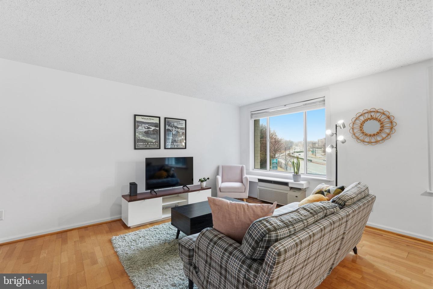 1730 ARLINGTON BLVD #202, ARLINGTON, Virginia 22209, 1 Bedroom Bedrooms, ,1 BathroomBathrooms,Residential,For sale,1730 ARLINGTON BLVD #202,VAAR2068610 MLS # VAAR2068610