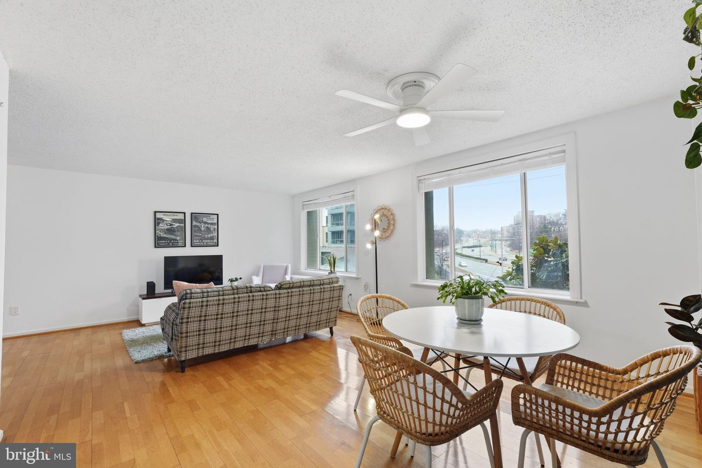 1730 ARLINGTON BLVD #202, ARLINGTON, Virginia 22209, 1 Bedroom Bedrooms, ,1 BathroomBathrooms,Residential,For sale,1730 ARLINGTON BLVD #202,VAAR2068610 MLS # VAAR2068610