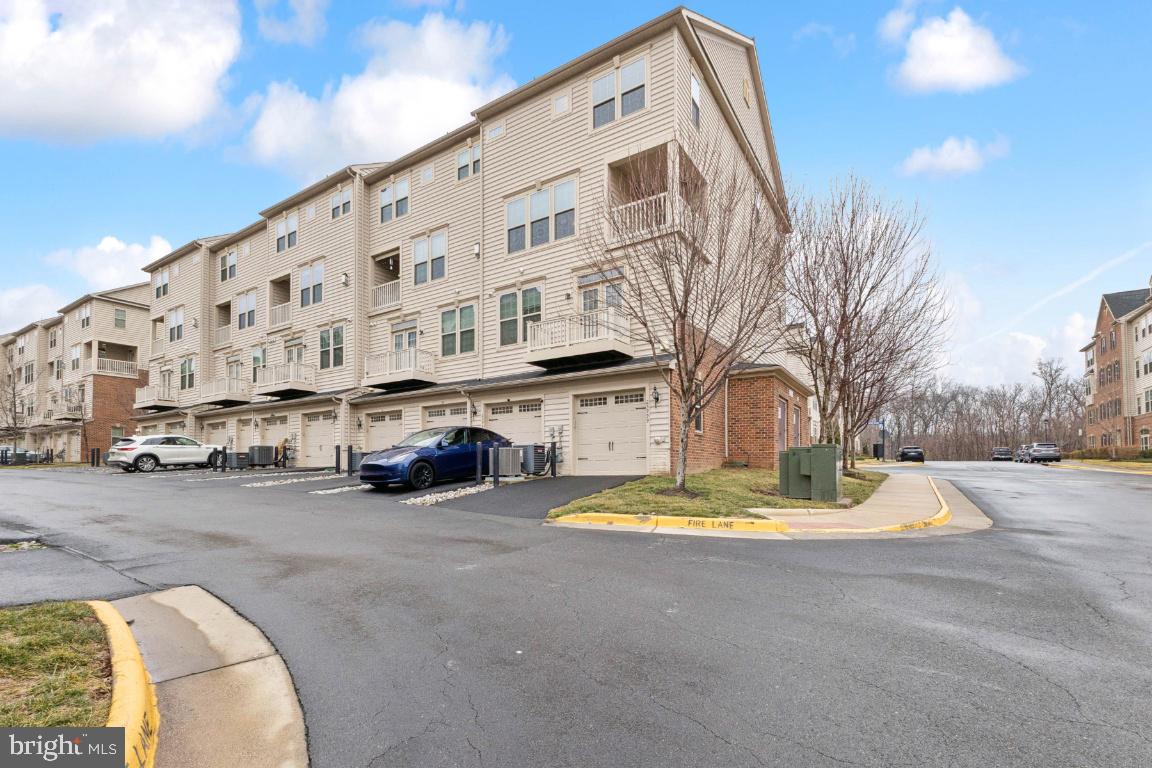 25997 BRAIDED MANE TER, ALDIE, Virginia 20105, 3 Bedrooms Bedrooms, ,2 BathroomsBathrooms,Residential,For sale,25997 BRAIDED MANE TER,VALO2115454 MLS # VALO2115454