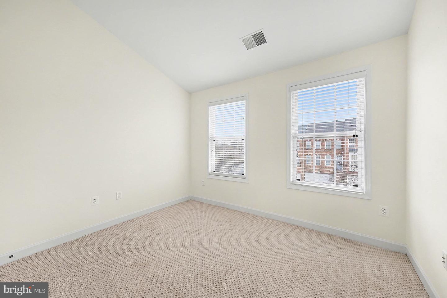 2804 WAKEWATER WAY, WOODBRIDGE, Virginia 22191, 3 Bedrooms Bedrooms, ,3 BathroomsBathrooms,Residential,For sale,2804 WAKEWATER WAY,VAPW2112106 MLS # VAPW2112106